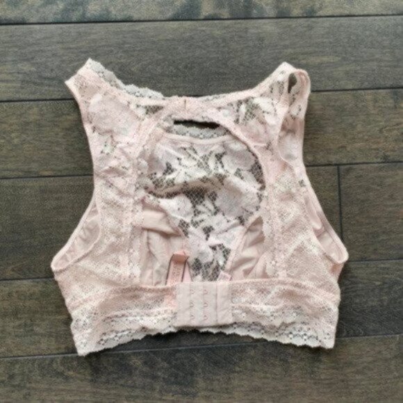 Victoria's Secret Lace Bralette - new with tags - Picture 2 of 2